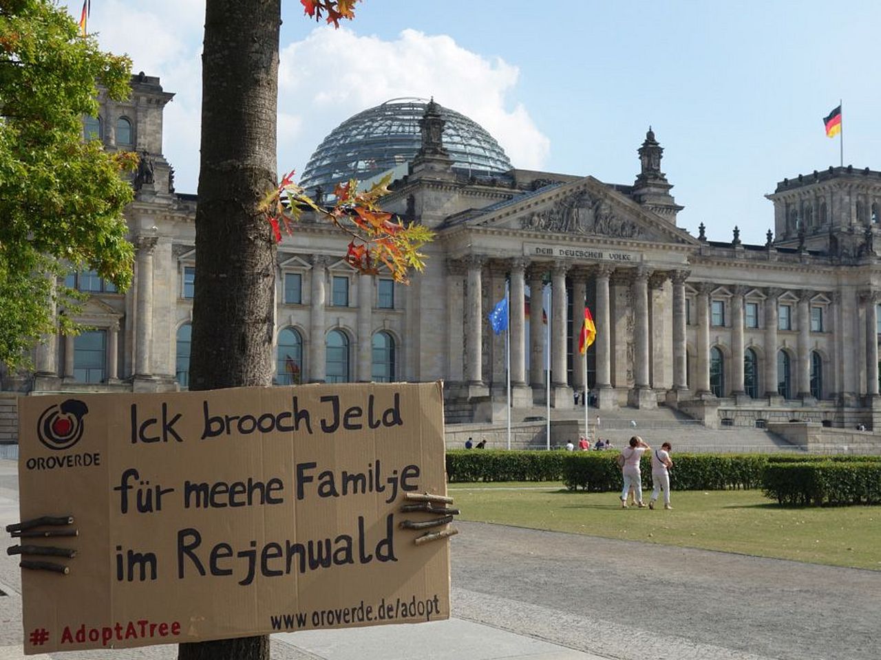 Berliner Baum bittet um Spenden - eine Mitmachaktion für jedermann. ©OroVerde